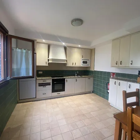 Larre Aundi Country house *