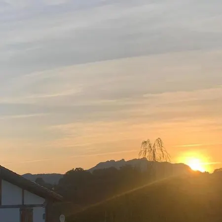 Larre Aundi Country house